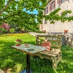 Pet Friendly In Loc Fontanelle